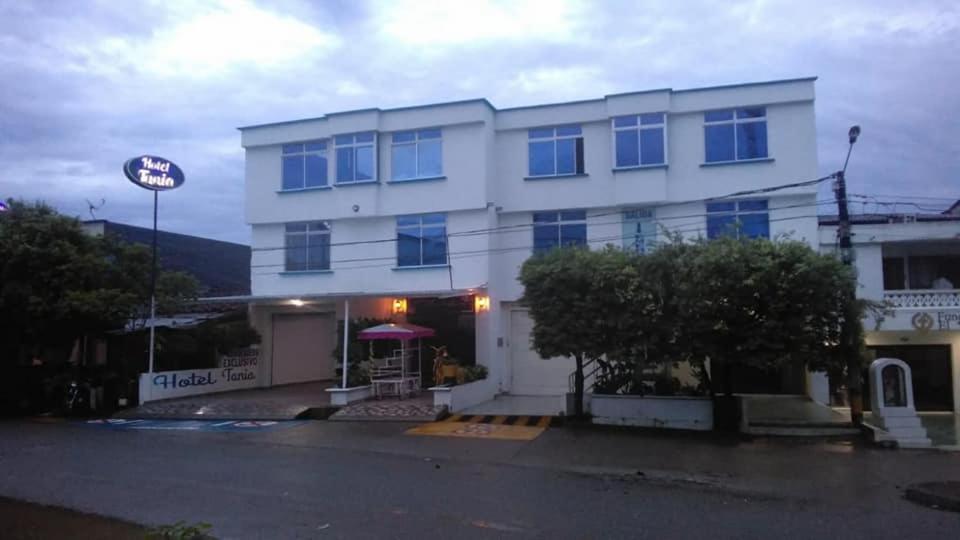 Hotel Tania Caucasia المظهر الخارجي الصورة